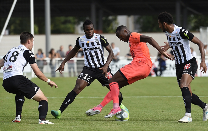 Reprise - Matchs Amicaux 2017/2018 - Page 3 Herve_bazile_1