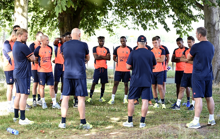 Reprise - Matchs Amicaux 2017/2018 - Page 2 Le_groupe
