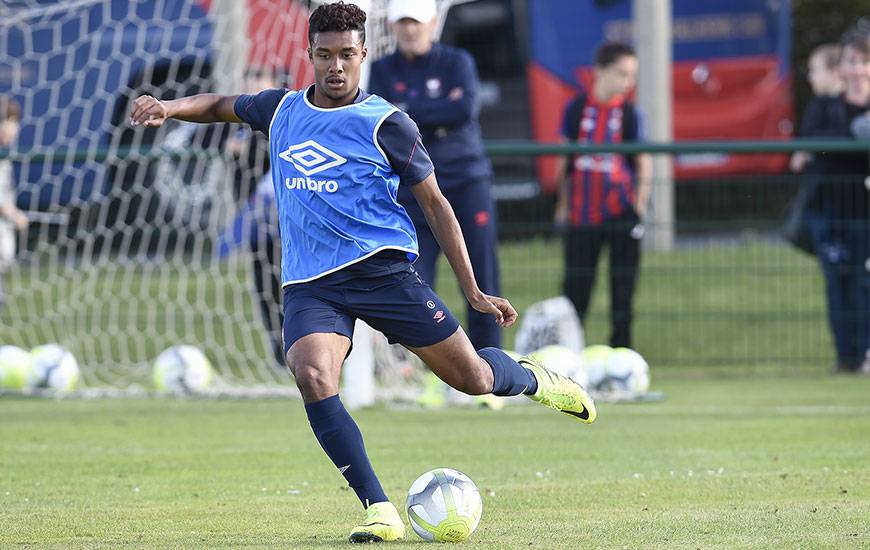 Reprise - Matchs Amicaux 2017/2018 - Page 6 Yoel-armougom