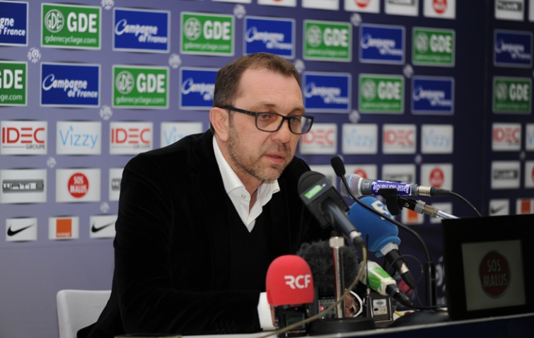 Une affaire de matchs arrangés ????? - Page 15 Vignette_conf_de_presse_xg