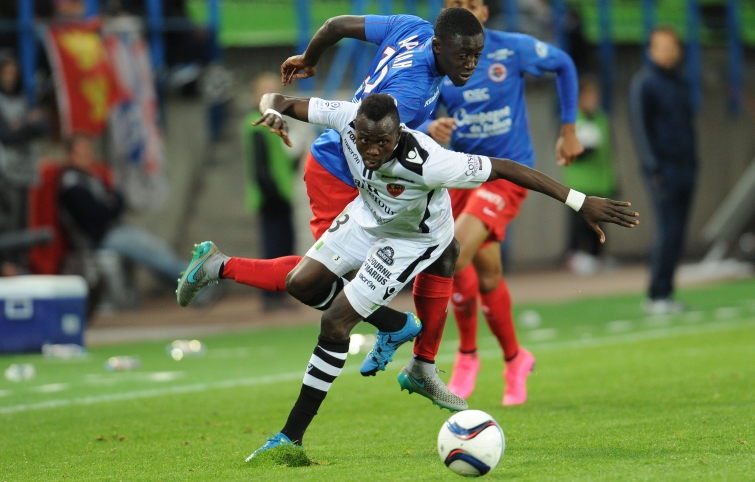 [8e journée de L1] SM Caen 2-0 GFC Ajaccio - Page 2 Appiah_sylla_2
