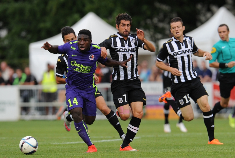 [Match] Amicaux 2015/16 - Page 3 Louis_3