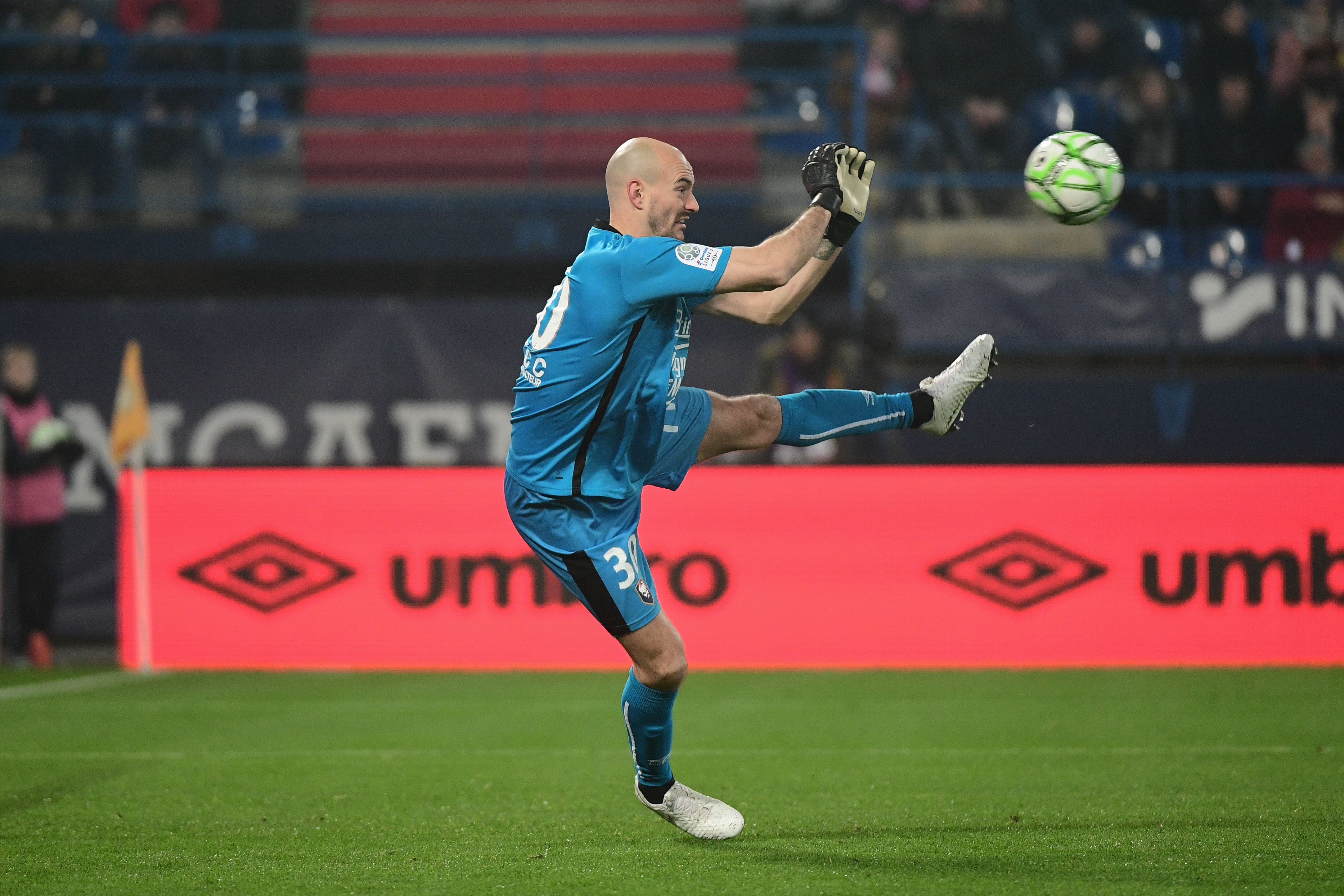 Samuel Riou Les 7 arrêts de Rémy Riou lors du match SM Caen / AC Ajaccio | infos ...