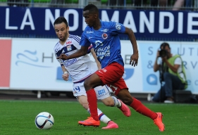 Compte tenu du forfait d'Emmanuel Imorou, Chaker Alhadhur pourrait retrouver une place dans le onze titulaire du Stade Malherbe au poste de latéral gauche.