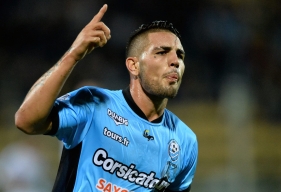Après avoir contribué à maintenir Tours en Ligue 2 la saison dernière, Andy Delort va poursuivre sa carrière au sein de l'élite du football français avec le Stade Malherbe.