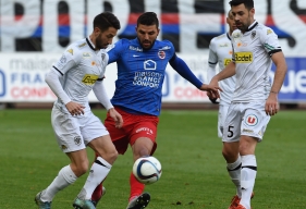 Compte tenu de la suspension d'Alaeddine Yahia, Syam Ben Youssef qui était déjà entré en jeu contre Angers devrait connaître une cinquième titularisation en Ligue 1 à Bordeaux.