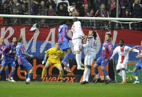 Si Sylvain Armand remporte ce duel face à Jérémy Sorbon, c'est bien le Stade Malherbe, en 2008, qui avait mis à terre le PSG ; le seul succès du SMC contre les Parisiens à d'Ornano.