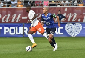 Du haut de ses 38 ans, Benjamin Nivet qui a évolué pendant cinq saisons au SM Caen, entre 2007 et 2012, est le doyen des joueurs de L1 en activité. ©ESTAC Robert Flamisset.