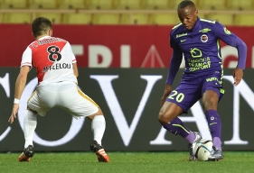 Passeur décisive face à Rennes et Saint-Etienne, Hervé Bazile, dont les pépins physiques appartiennent à de l'histoire ancienne, pourrait bien être titulaire contre Monaco.