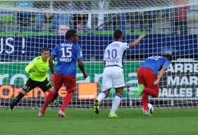 Blessé au mollet lors de la 2e journée contre Toulouse, Emmanuel Imorou effectue son retour dans le groupe. Le latéral gauche postule même à une place de titulaire.