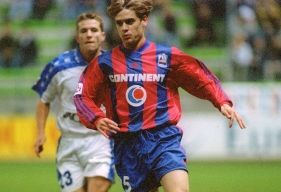 Parmi la jeune classe sur laquelle a misé le Stade Malherbe et l'entraîneur Pascal Théault au cours de cette saison 1998-1999 figurait un certain Jérôme Rothen.