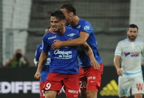 Toute la rage d'Andy Delort, ici félicité par Damien Da Dilva, après sa frappe des 20 mètres face à l'OM lors du match aller. Un but synonyme de victoire du SMC au Vélodrome.