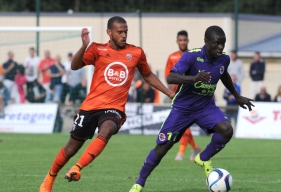 Diminué par une douleur au genou pendant cette préparation, N'Golo Kanté, toujours pas fixé sur son avenir, a disputé ses premières minutes avec le SMC cette saison.