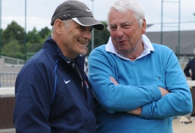 Lors de leur stage à Carnac, Patrice Garande et les Caennais ont reçu la visite en voisin de Charles Biétry, ancien directeur des sports de Canal + et de beIN Sports.