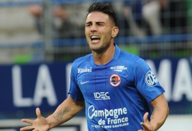 Auteur de l'unique but du match, son troisième de la saison, Andy Delort explose de joie. Une première réalisation à d'Ornano qui permet au SMC de grimper sur le podium.