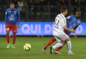 Touché à l'épaule en fin de match, Ismaël Diomandé pourrait souffrir d'une luxation. En cas d'opération, le milieu défensif prêté par Saint-Etienne devrait être absent deux mois.
