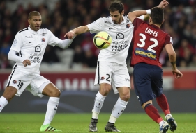 Titulaire en position de sentinelle, Nicolas Seube a participé à son 201e match en première division sous les couleurs "Bleu et Rouge" ; record d'Yvan Lebourgeois battu.