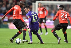Au Roazhon Park, Julien Féret, formé au Stade Rennais, un club dont il a défendu les couleurs pendant trois ans en Ligue 1, avait été acclamé par le public breton.