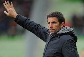 Malgré les debuts compliqués de son club en Ligue 1, Thierry Laurey, le coach du Gazélec Ajaccio, ne s'inquiète pas encore particulièrement.