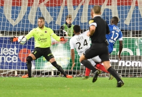 Au match aller, Rémy Vercoutre avait grandement contribué à la victoire du Stade Malherbe aux dépens de l'En Avant en réalisant plusieurs parades décisives.