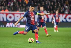 Fayçal Fajr s'est illustré en réalisant un très beau geste technique lors du match SM Caen - Lille LOSC