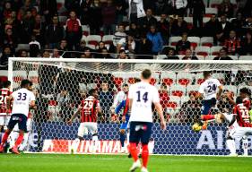 Le Stade Malherbe Caen a inscrit son premier but sur corner hier soir grâce à Alexander Djiku 