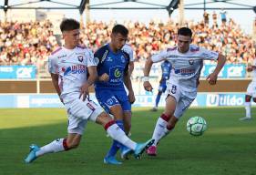 Hugo Vandermersch a été très à l'aise hier soir pour sa première en professionnel (© Olivier Drilhon - Chamois Niortais FC)