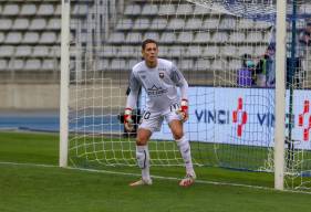 Sullivan Péan a disputé son premier match en professionnel hier sur la pelouse du Paris FC