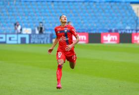 En frappant le penalty face au Havre samedi après-midi, Yacine Bammou a offert la victoire aux "rouge et bleu"