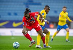 Steeve Yago et les défenseur Caennais ont longtemps résisté face aux Sochaliens avant de céder sur un penalty en seconde période