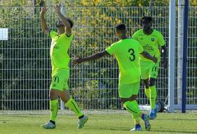 La joie d'Azzeddine Toufiqui lors de son but, le milieu caennais a ouvert le score pour le SM Caen peut avant l'heure de jeu  ( © Damien Deslandes Photographie) 