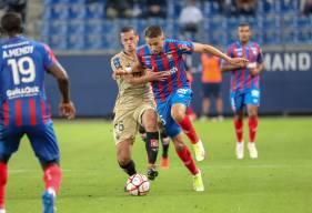 Mehdi Chahiri aurait pu inscrire son premier but avec le Stade Malherbe mais Monsieur Angoula en a décidé autrement