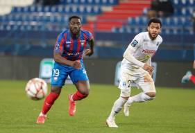 Alexandre Mendy a longtemps buté sur la défense niortaise hier soir à d'Ornano 