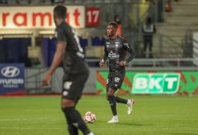 Djibril Diani aurait pu ouvrir le score en fin de première période face au Pau FC