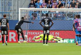 Anthony Mandréa a stoppé un penalty dans cette première période face à l'Amiens SC