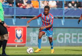 Déjà prêté au Stade Malherbe la saison dernière, Hianga'a Mbock évoluera de nouveau avec les "rouge et bleu" cette saison