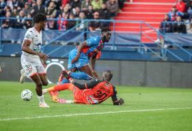 Alexandre Mendy et les joueurs du Stade Malherbe Caen ont longtemps buté sur le gardien du Stade Lavallois vendredi soir