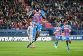 La joie d'Alexandre Mendy après son dixième but inscrit cette saison en Ligue 2 BKT