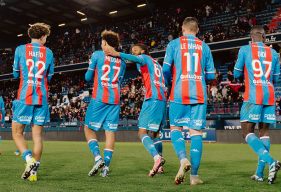 La joie des Caennais après leur succès face à Angers SCO hier soir sur la pelouse du stade Michel d'Ornano 