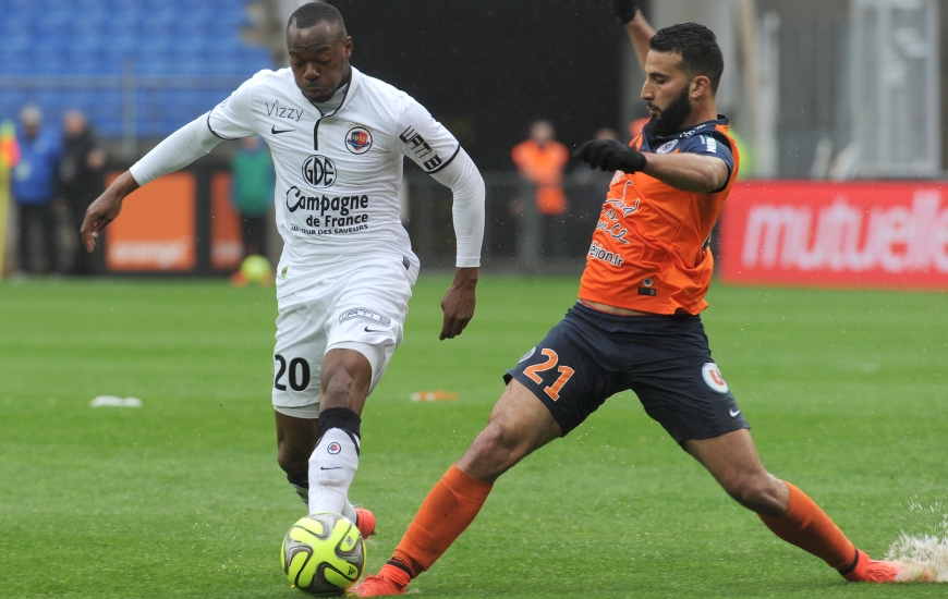 Pour la deuxième fois depuis qu'il a quitté la Bretagne en 2011, Hervé Bazile, ici en duel avec le Montpelliérain El Kaoutari, va recroiser la route de son club formateur.