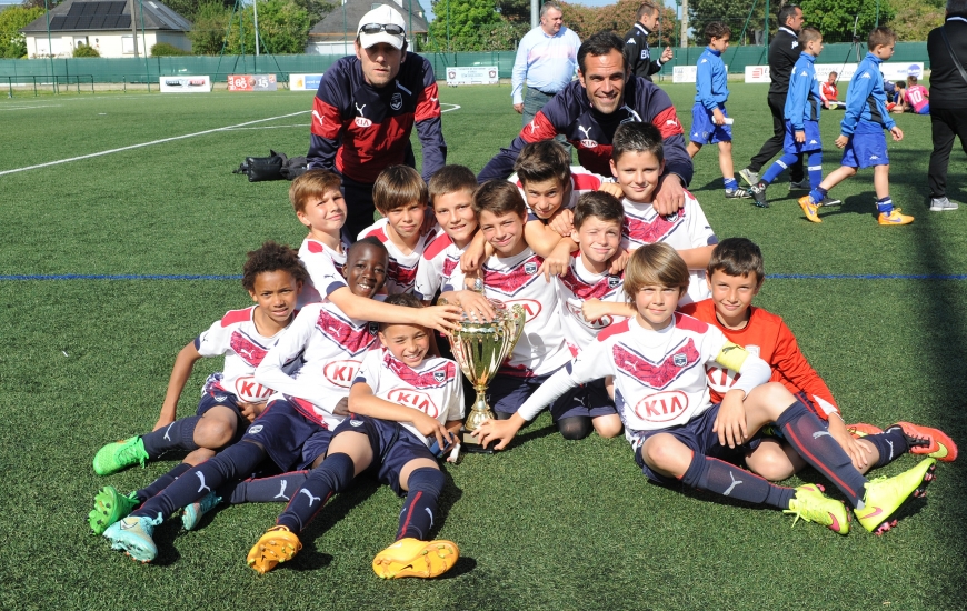 En dominant le Sporting Club de Bastia en finale, les Girondins de Bordeaux succèdent au palmarès au Téfécé.