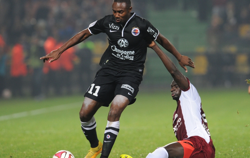 Absent depuis le 14 février et le déplacement au Parc des Princes à cause d'une entorse au genou, Fodé Koïta effectue son retour dans le groupe de Patrice Garande.