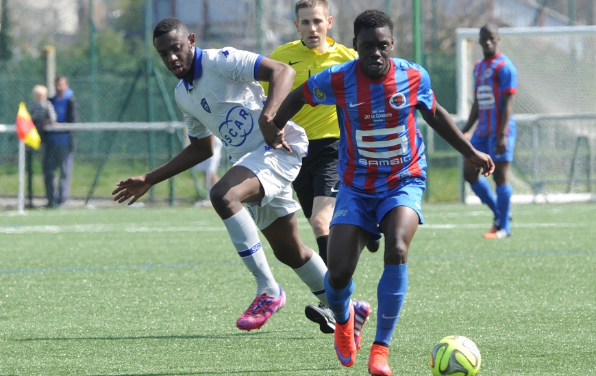 Après avoir commencé la saison avec les U19, Jean-Victor Makengo a rapidement gagné ses galons au sein de l'équipe réserve en CFA2.