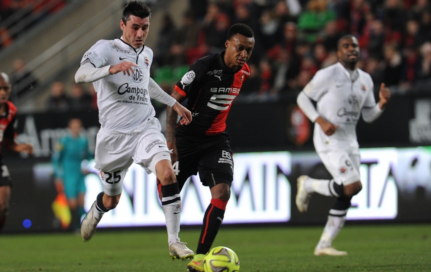 Face à son club formateur qu'il a quitté cet été, Julien Féret a réalisé une prestation quatre étoiles avec un but et trois passes décisives.