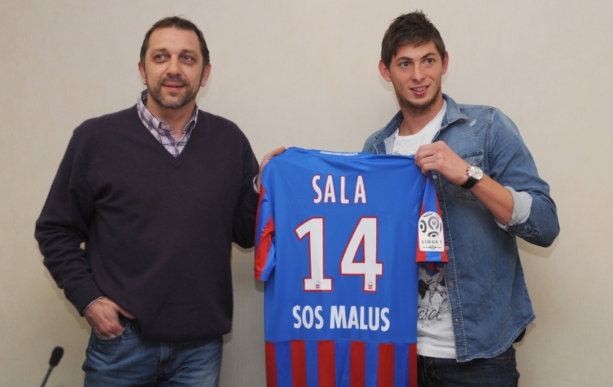 Emiliano Sala, ici en compagnie de Xavier Gravelaine, effectuera sa première séance collective jeudi avec ses nouveaux partenaires.