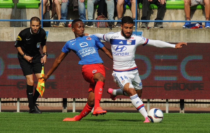 Bien qu'ayant repris l'entraînement individuel il y a quelques semaines, Nabil Fekir ne recroisera pas la route, dimanche, de Chaker Alhadhur et des Caennais. L'international français est encore trop juste après son opération du genou.