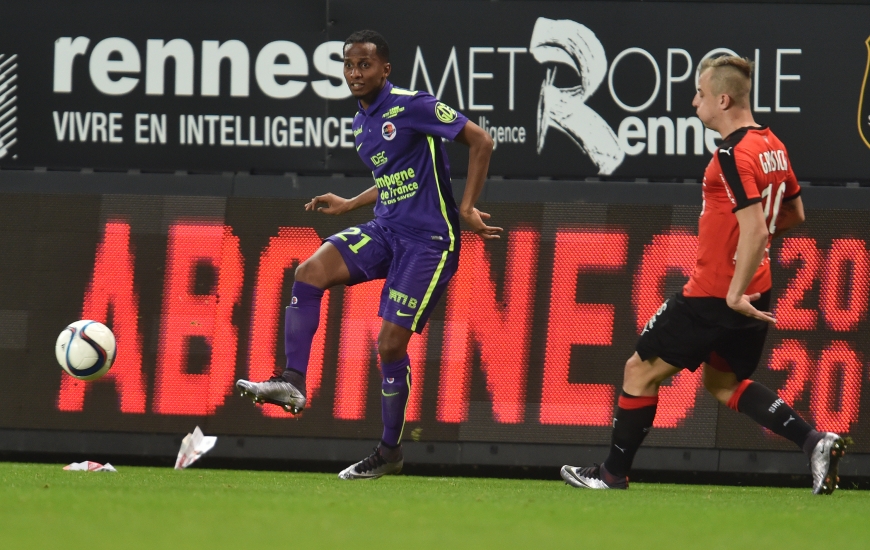 Après le Rennais Kamil Grosicki, Chaker Alhadhur va voir l'opposition augmentée encore d'un cran sur son couloir gauche avec les Parisiens Angel Di Maria et Serge Aurier.