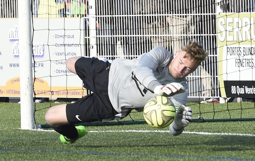 Au tour précédent, Louis Deschateaux avait scellé la qualification du Stade Malherbe en quart de finale en repoussant la dernière tentative rémoise.