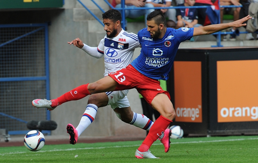 De retour dans le groupe caennais, Syam Ben Youssef, touché aux côtes et forfait lors de la dernière journée, ne recroisera pas la route de Nabil Fékir, le boureau du SMC à l'aller.
