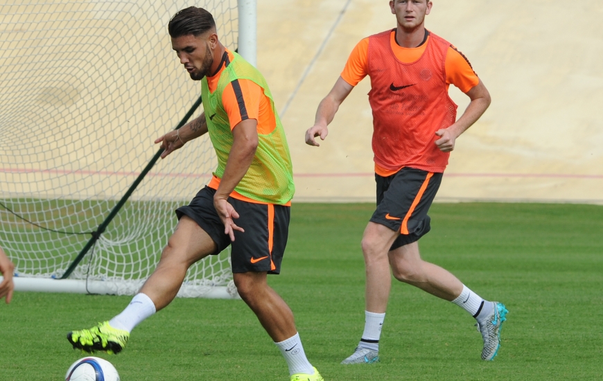 Première sortie sous le maillot "Bleu et Rouge" pour Andy Delort et Florian Le Joncour, deux des sept recrues du Stade Malherbe lors de ce mercato.